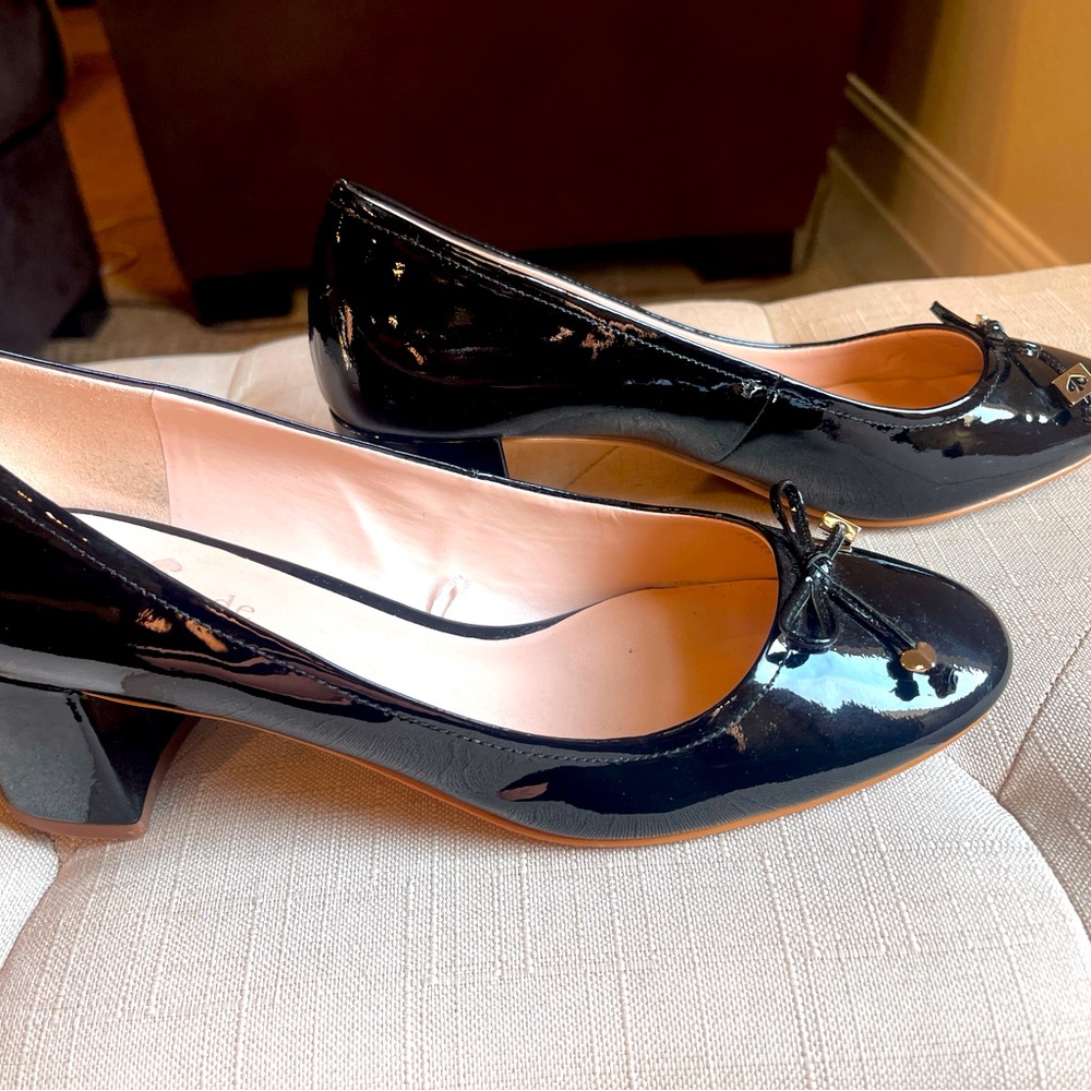 KATE SPADE NY 9B Women BLACK Patent Leather Block pump Heel Shoes slightly worn